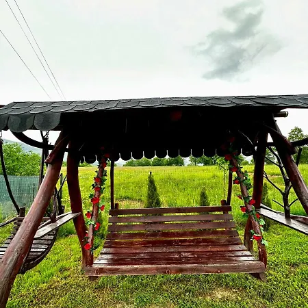 A-frame Bucovina- Paradis Bucovinean Holiday home *